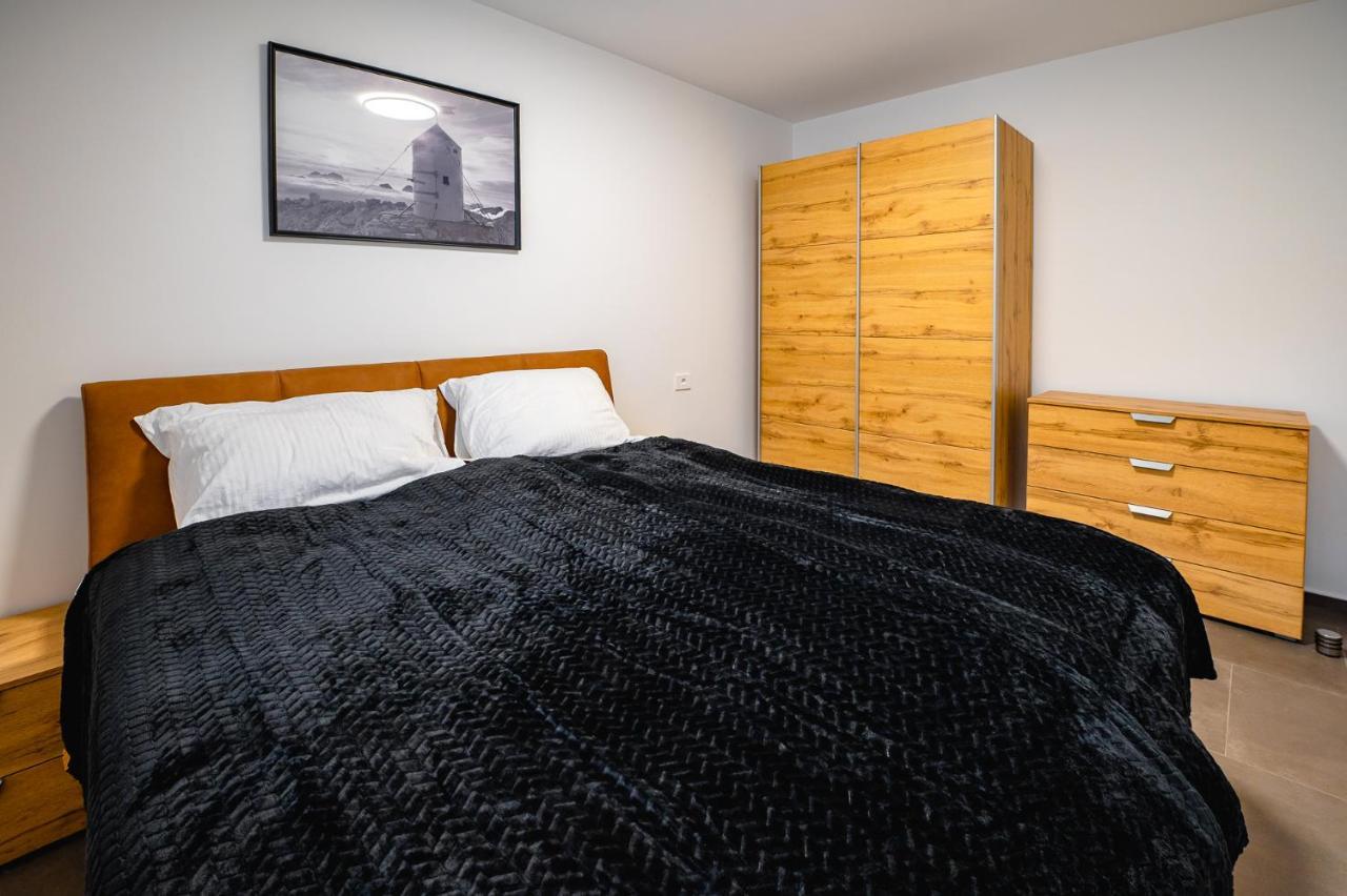 Apartments Luxury Ad Есенице Экстерьер фото