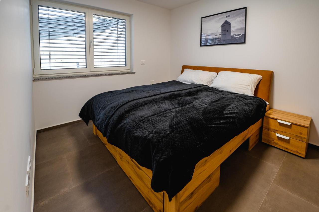 Apartments Luxury Ad Есенице Экстерьер фото