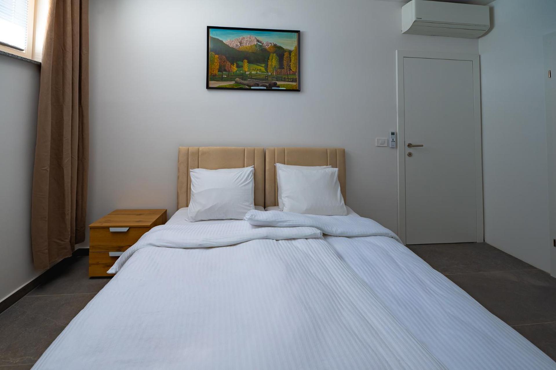 Apartments Luxury Ad Есенице Экстерьер фото