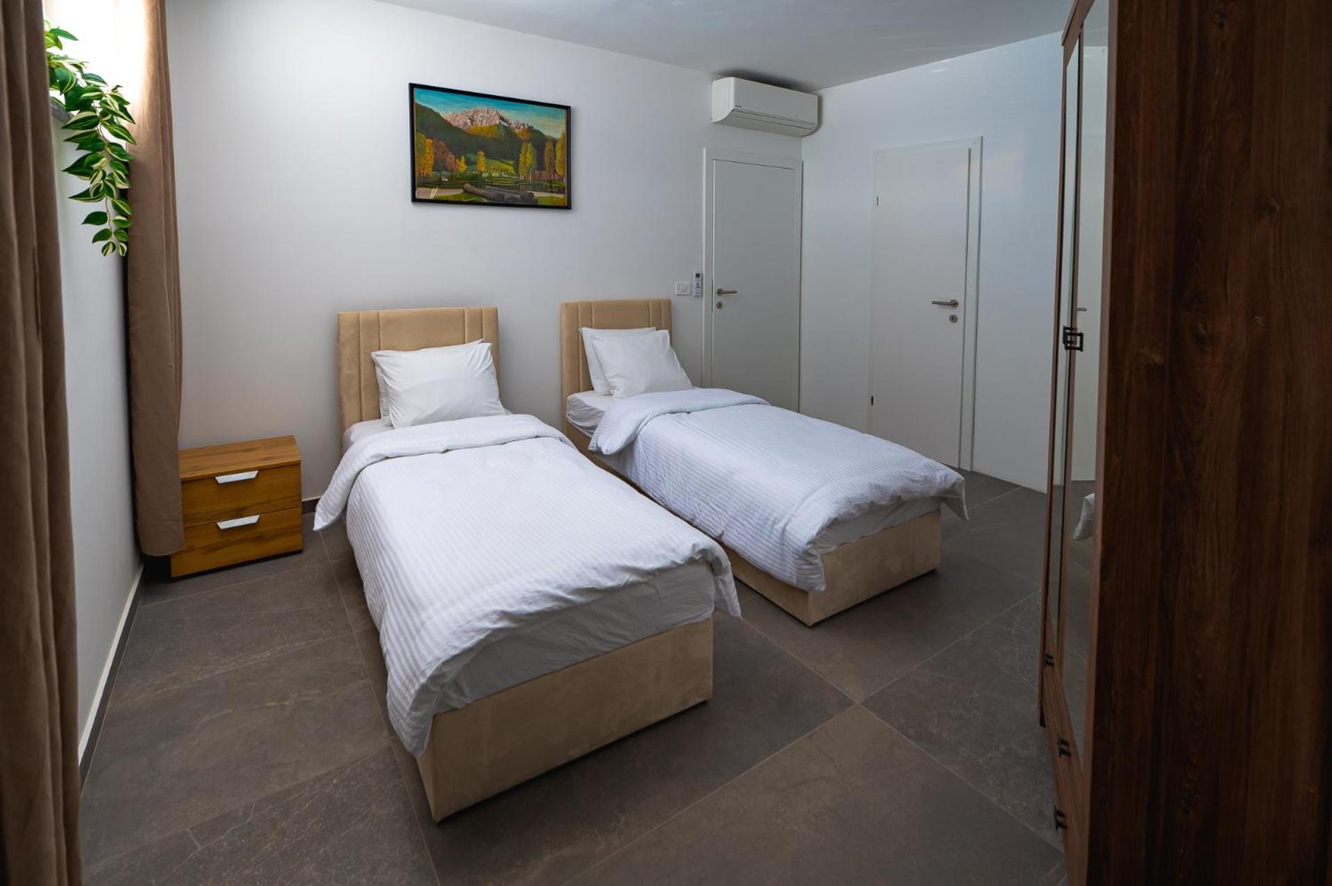 Apartments Luxury Ad Есенице Экстерьер фото