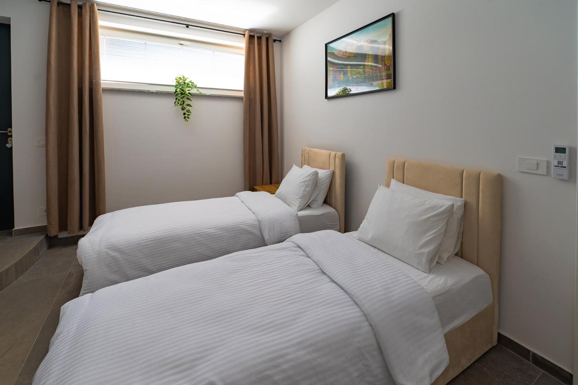 Apartments Luxury Ad Есенице Экстерьер фото