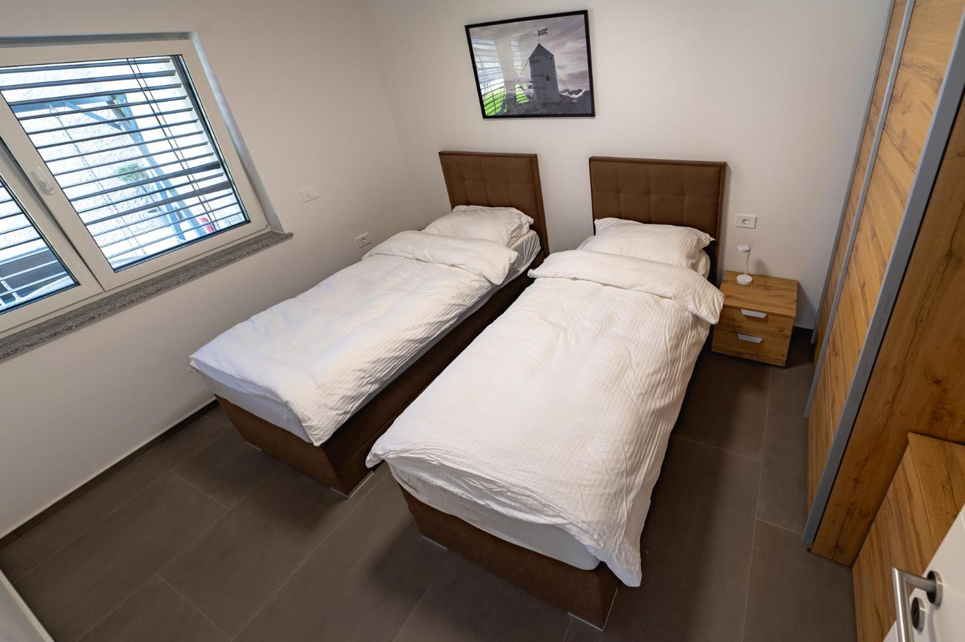Apartments Luxury Ad Есенице Экстерьер фото