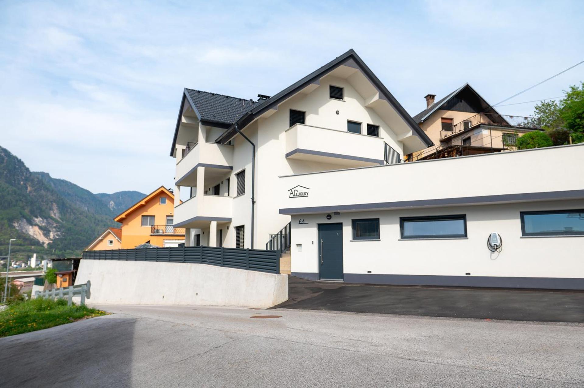 Apartments Luxury Ad Есенице Экстерьер фото