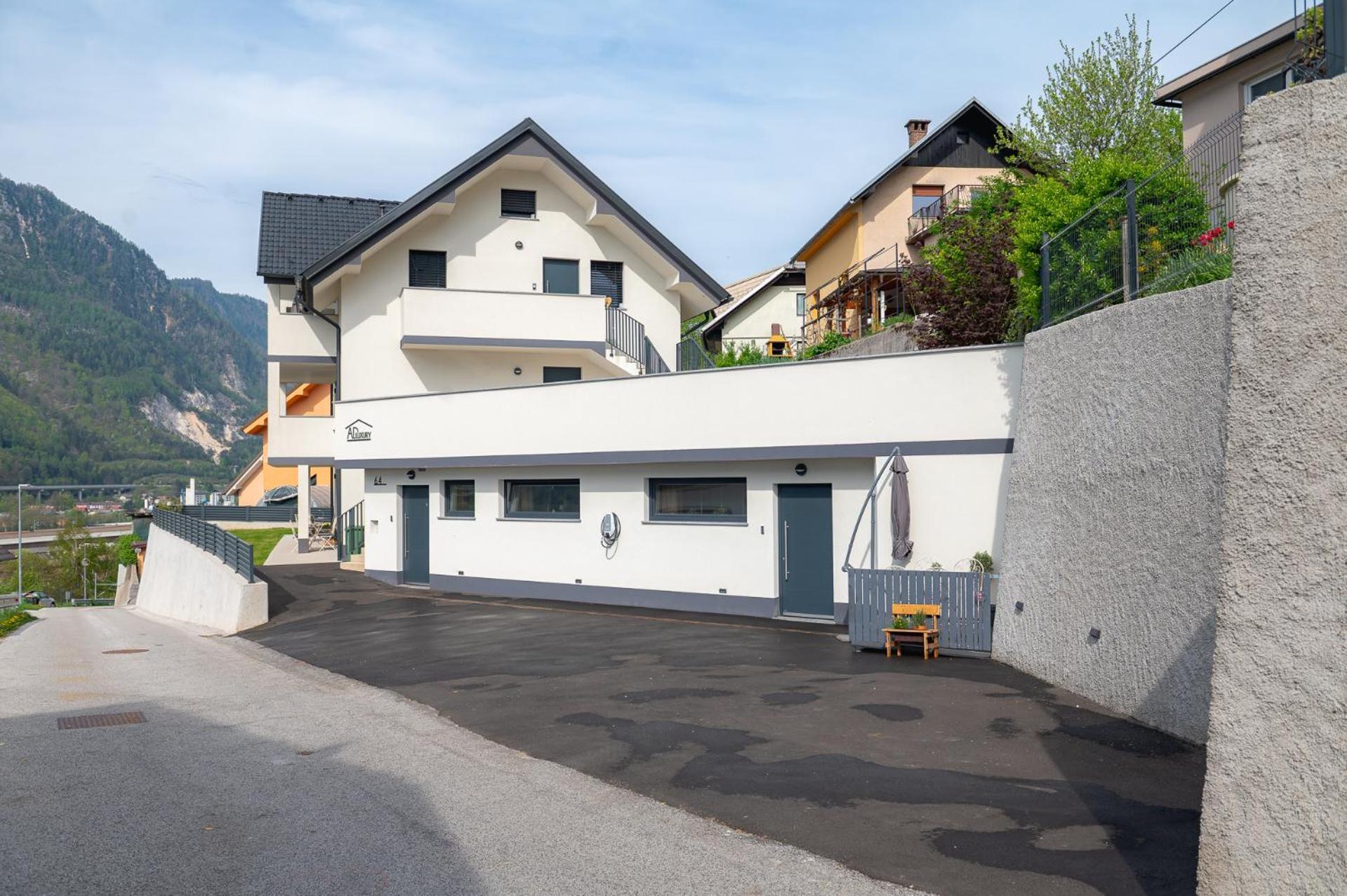 Apartments Luxury Ad Есенице Экстерьер фото
